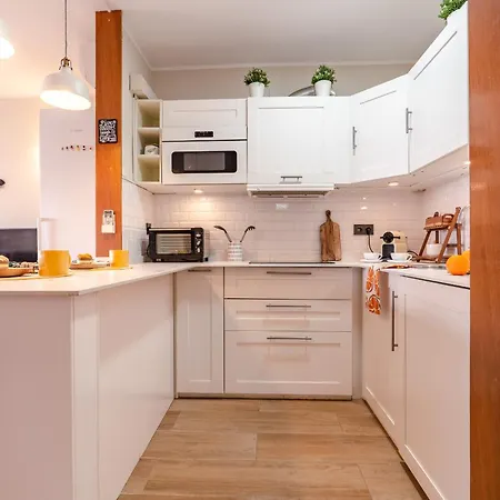 Apartment - Fast Wifi -near Beach- Remote Work *